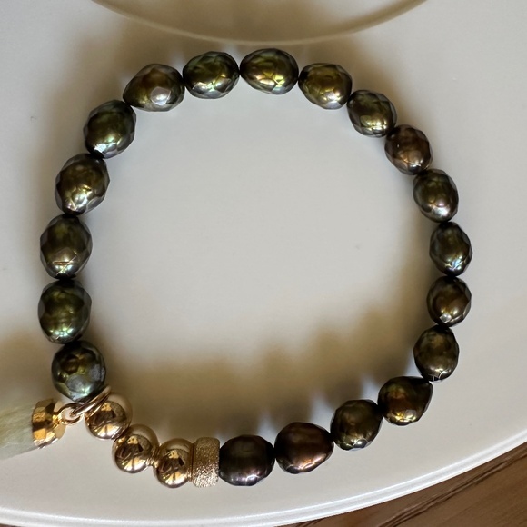 Natural Pearl Stretch Bracelet w/ 14K Gold filled Spacers and Quartz Charm - Picture 6 of 9